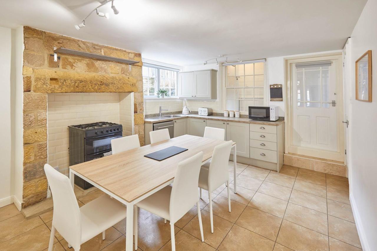 וויטבי Host & Stay - Princess Place Townhouse מראה חיצוני תמונה