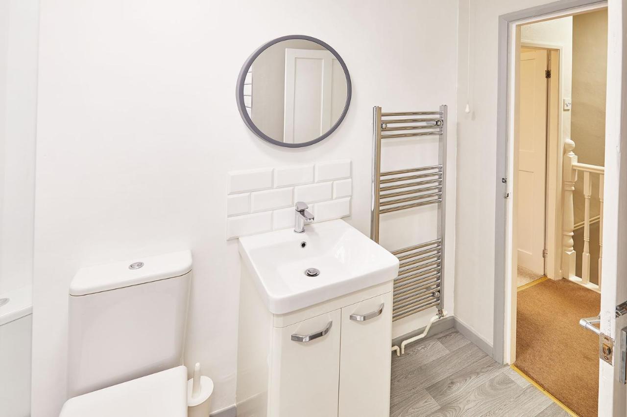 וויטבי Host & Stay - Princess Place Townhouse מראה חיצוני תמונה
